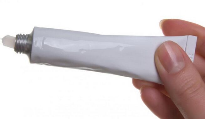 Using gel to treat varicose veins